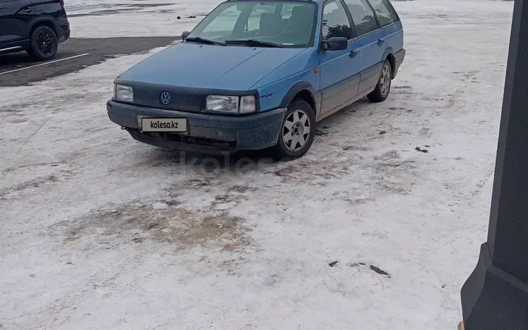 Volkswagen Passat 1992 годаfor1 100 000 тг. в Астана