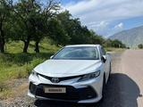 Toyota Camry 2022 годаfor15 500 000 тг. в Алматы – фото 2