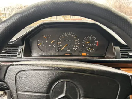 Mercedes-Benz E 320 1991 года за 3 500 000 тг. в Караганда – фото 12
