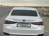 Lexus ES 250 2021 годаүшін20 500 000 тг. в Актау – фото 2