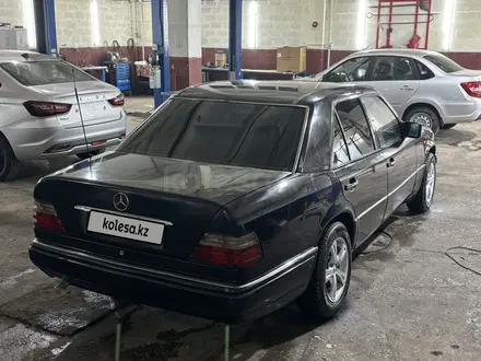 Mercedes-Benz E 230 1992 года за 1 850 000 тг. в Алматы – фото 3