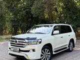 Toyota Land Cruiser 2017 годаүшін34 000 000 тг. в Тараз