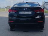 Hyundai Elantra 2015 годаfor5 500 000 тг. в Атырау – фото 4