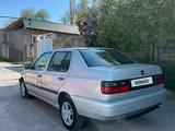 Volkswagen Vento 1995 года за 1 400 000 тг. в Шымкент – фото 3