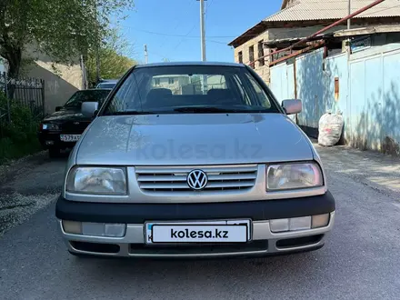 Volkswagen Vento 1995 года за 1 400 000 тг. в Шымкент – фото 6