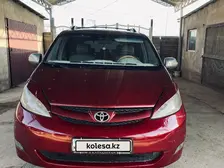 Toyota Sienna, 2004