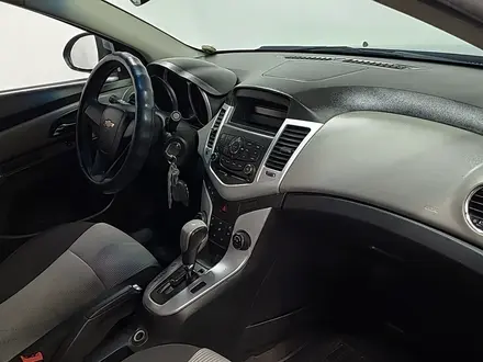 Chevrolet Cruze 2012 года за 2 490 000 тг. в Алматы – фото 15