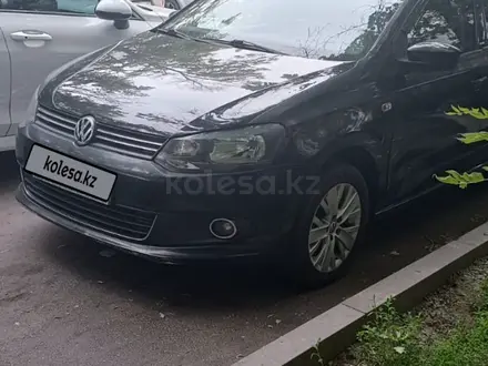 Volkswagen Polo 2014 года за 4 100 000 тг. в Алматы – фото 3