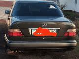 Mercedes-Benz E 280 1995 года за 3 000 000 тг. в Мерке – фото 2