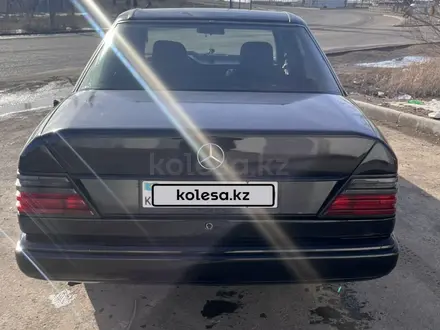 Mercedes-Benz E 280 1993 года за 1 300 000 тг. в Жезказган – фото 5