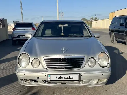 Mercedes-Benz E 320 1999 года за 4 000 000 тг. в Актау