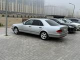 Mercedes-Benz E 320 1997 годаүшін2 700 000 тг. в Жанаозен