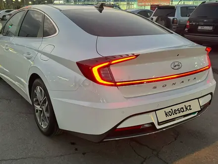 Hyundai Sonata 2021 года за 11 850 000 тг. в Алматы – фото 3