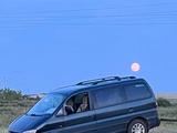 Hyundai Starex 1998 года за 1 800 000 тг. в Астана – фото 2