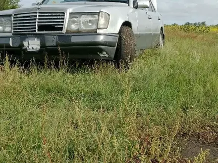 Mercedes-Benz E 200 1995 года за 1 600 000 тг. в Жанаарка