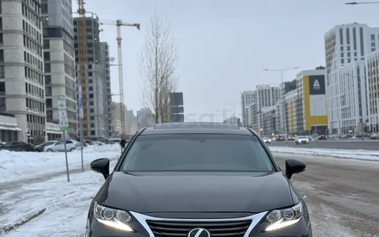 Lexus ES 300h 2013 года за 10 500 000 тг. в Астана