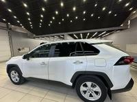 Toyota RAV4 2021 годаүшін17 450 000 тг. в Атырау