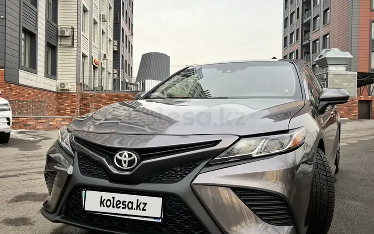 Toyota Camry 2020 года за 11 500 000 тг. в Алматы