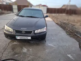 Toyota Camry, 2001