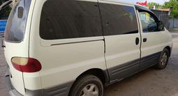Hyundai Starex 2002 года за 3 000 000 тг. в Астана – фото 2