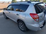 Toyota RAV4 2012 года за 8 350 000 тг. в Актобе – фото 3