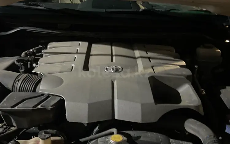 Toyota Land Cruiser 2013 годаүшін21 000 000 тг. в Семей
