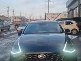 Hyundai Sonata 2022 годаfor9 950 000 тг. в Шымкент – фото 2