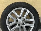 Диск с зимними шинами за 650 000 тг. в Актау