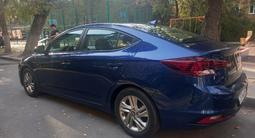 Hyundai Elantra 2019 года за 9 600 000 тг. в Алматы – фото 2