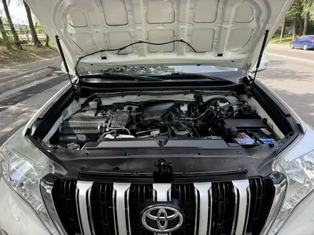 Toyota Land Cruiser Prado 2014 года за 17 900 000 тг. в Алматы – фото 23