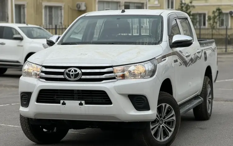 Toyota Hilux 2024 года за 19 200 000 тг. в Актау