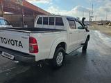 Toyota Hilux 2013 годаfor8 000 000 тг. в Атырау – фото 2