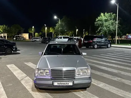 Mercedes-Benz E 300 1994 года за 3 600 000 тг. в Туркестан – фото 14