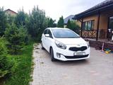 Kia Carens 2014 года за 6 100 000 тг. в Алматы – фото 2