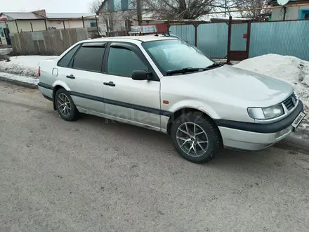 Volkswagen Passat 1996 года за 1 400 000 тг. в Уральск