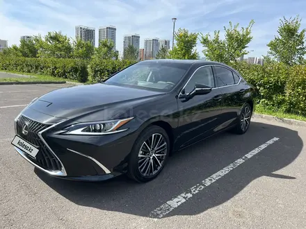 Lexus ES 250 2023 года за 26 300 000 тг. в Астана – фото 3