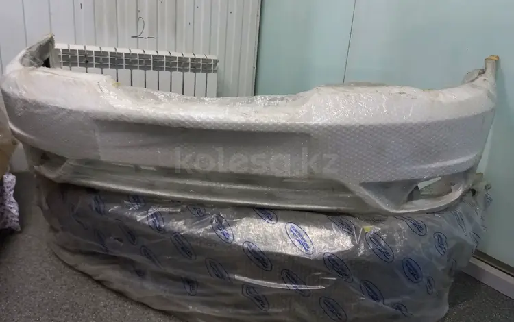 Бампер передний крашенный за 12 000 тг. в Алматы