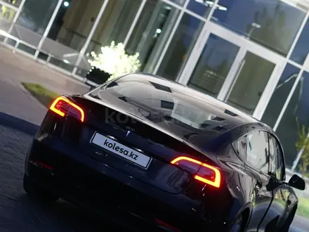 Tesla Model 3 2018 года за 22 000 000 тг. в Алматы – фото 3