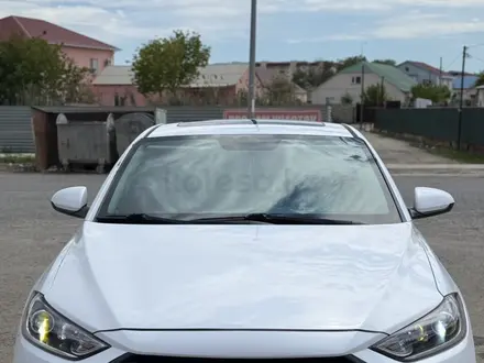 Hyundai Elantra 2018 года за 4 500 000 тг. в Атырау – фото 11