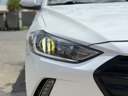 Hyundai Elantra 2018 года за 4 500 000 тг. в Атырау – фото 2