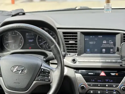 Hyundai Elantra 2018 года за 4 500 000 тг. в Атырау – фото 4