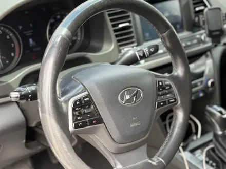 Hyundai Elantra 2018 года за 4 500 000 тг. в Атырау – фото 5