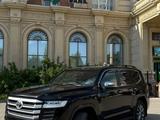 Toyota Land Cruiser 2022 года за 46 200 000 тг. в Актобе – фото 4