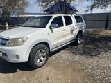 Toyota Hilux 2006 года за 5 000 000 тг. в Атырау – фото 2