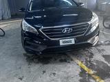 Hyundai Sonata 2015 года за 4 500 000 тг. в Уральск – фото 2