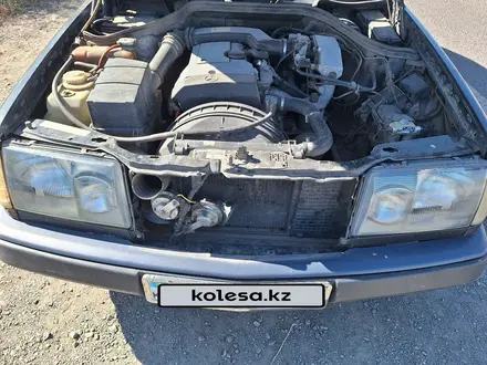 Mercedes-Benz E 200 1993 года за 1 550 000 тг. в Караганда – фото 7