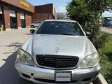 Mercedes-Benz S 320 2001 годаfor3 100 000 тг. в Алматы – фото 2