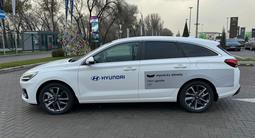 Hyundai i30 Base 2023 года за 9 171 500 тг. в Алматы – фото 2