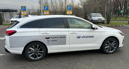 Hyundai i30 Base 2023 года за 9 171 500 тг. в Алматы – фото 3