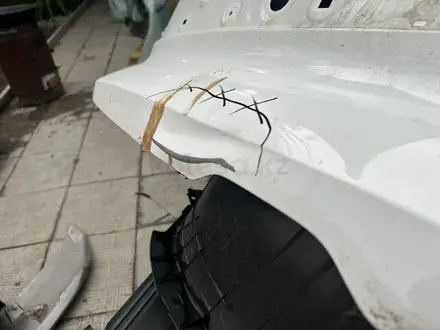 Крышка багажника Hyundai bayon за 350 000 тг. в Алматы – фото 4